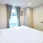 Springwood With Hot Tub * York
