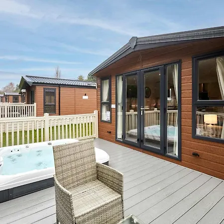 Holiday home Springwood With Hot Tub