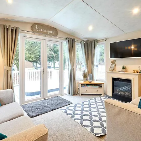 Springwood With Hot Tub York