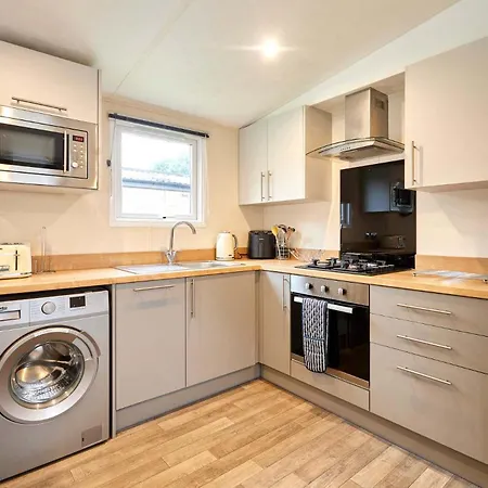 Springwood With Hot Tub