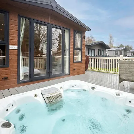 Springwood With Hot Tub York