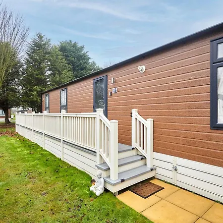 Springwood With Hot Tub * York