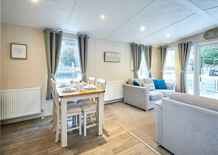 Springwood With Hot Tub