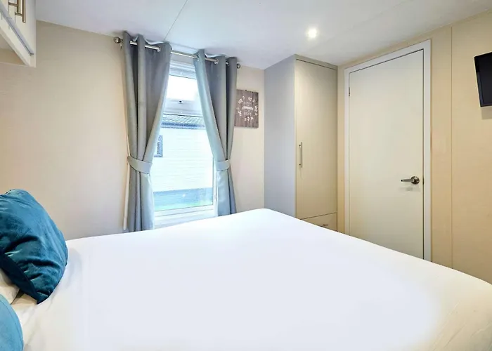 Springwood With Hot Tub * York