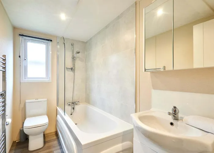 Springwood With Hot Tub * York