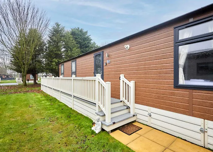 Springwood With Hot Tub * York