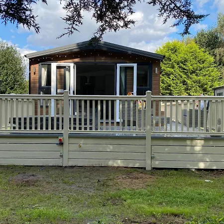 Holiday home Springwood With Hot Tub