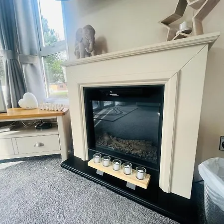 Holiday home Springwood With Hot Tub